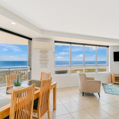 Oceanside Resort - Absolute Beachfront Apartments Gold Coast Kültér fotó