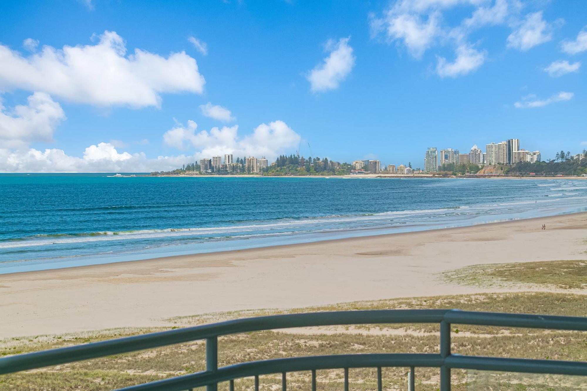 Oceanside Resort - Absolute Beachfront Apartments Gold Coast Kültér fotó