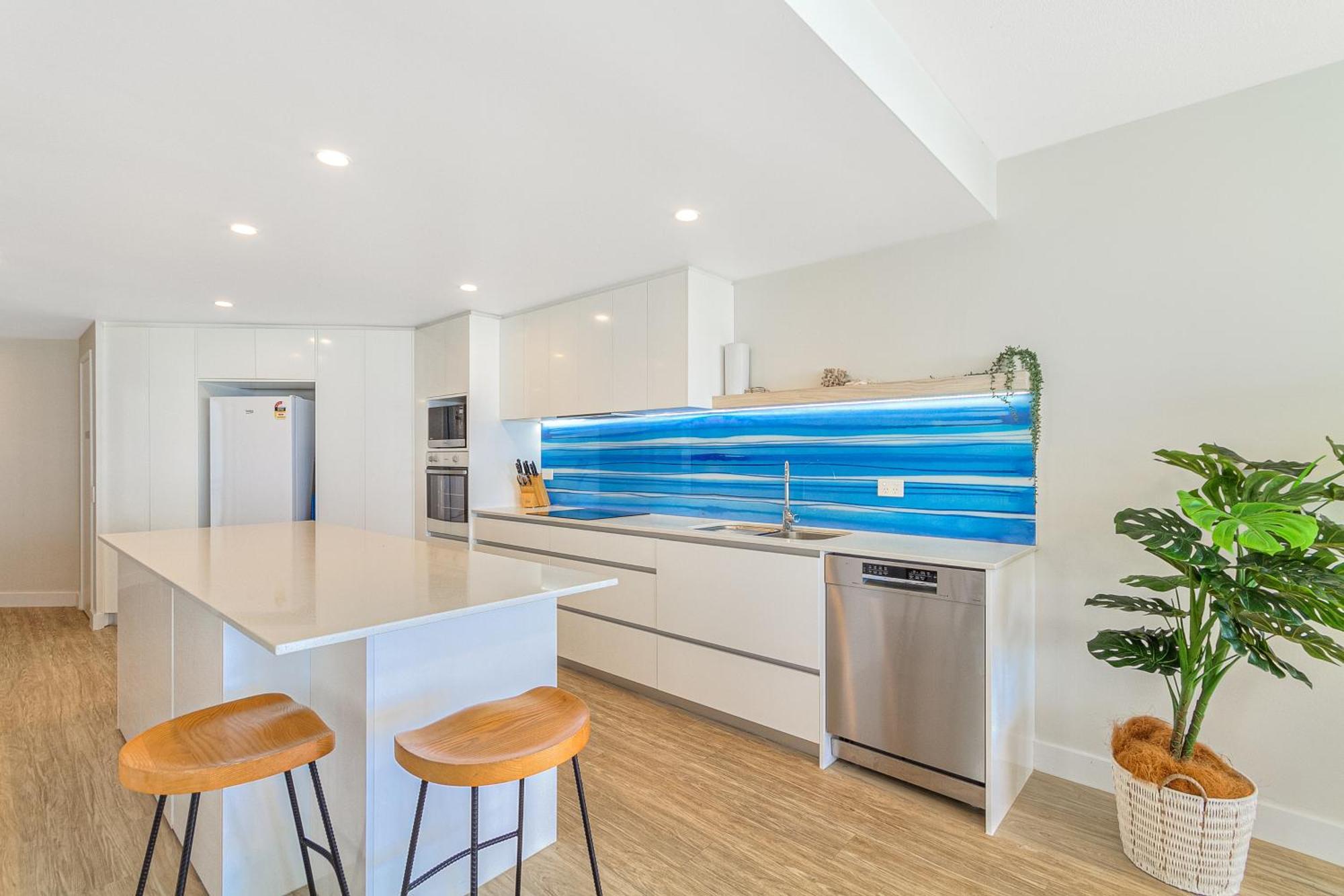 Oceanside Resort - Absolute Beachfront Apartments Gold Coast Kültér fotó