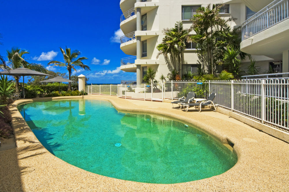 Oceanside Resort - Absolute Beachfront Apartments Gold Coast Kültér fotó