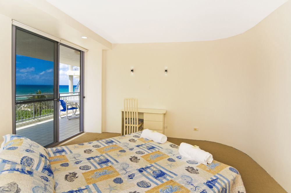 Oceanside Resort - Absolute Beachfront Apartments Gold Coast Kültér fotó