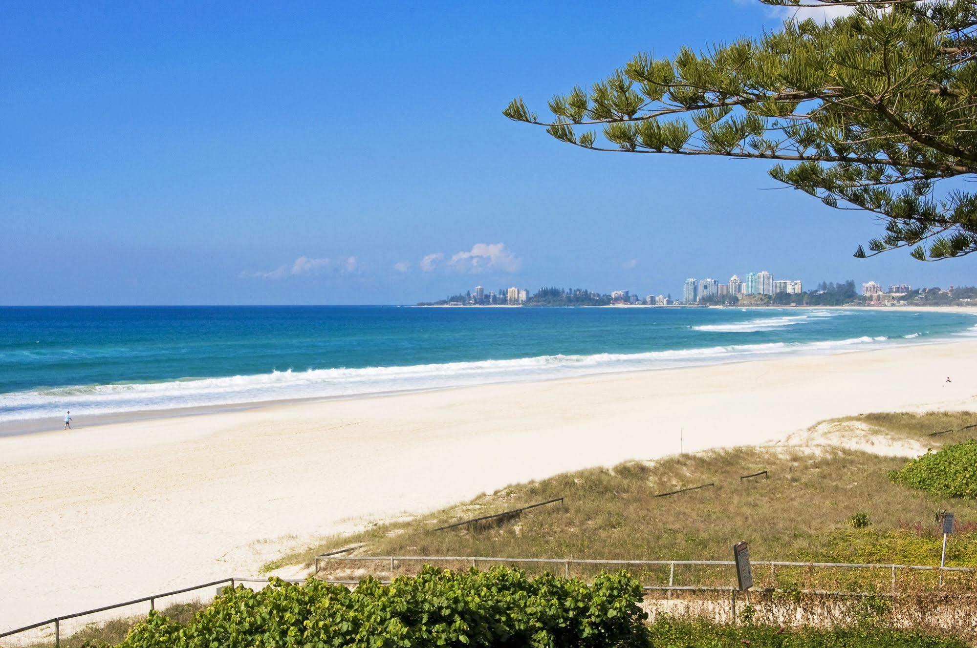 Oceanside Resort - Absolute Beachfront Apartments Gold Coast Kültér fotó